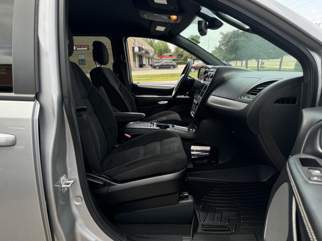 2019 Dodge Grand Caravan Wheelchair Accessible   LOW KMS! Photo