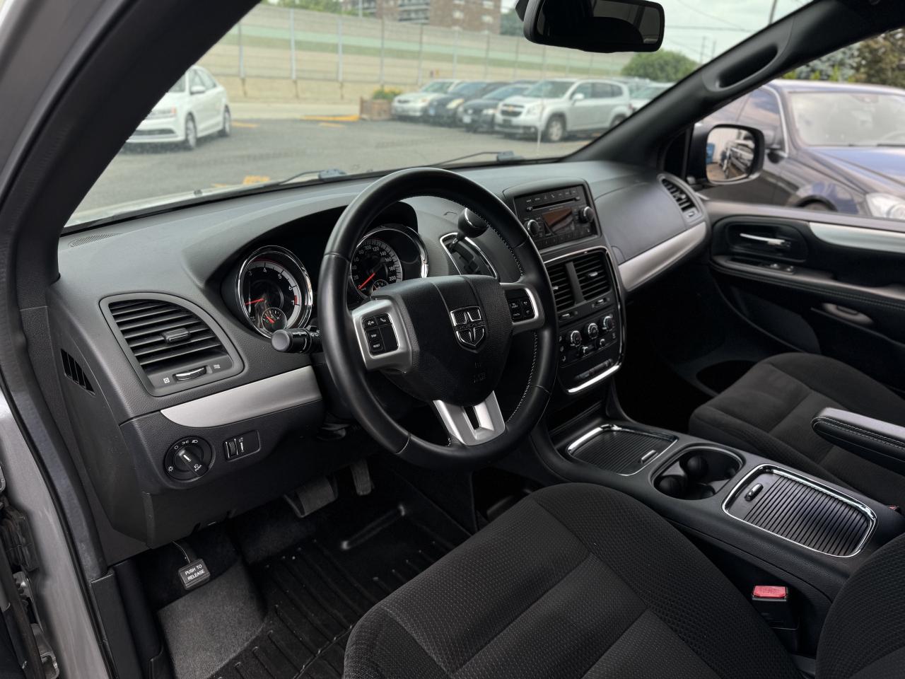 2019 Dodge Grand Caravan Wheelchair Accessible   LOW KMS! Photo