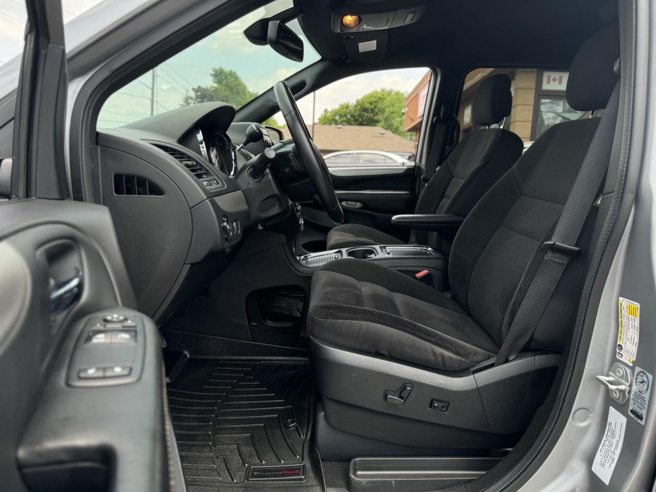 2019 Dodge Grand Caravan Wheelchair Accessible   LOW KMS! Photo