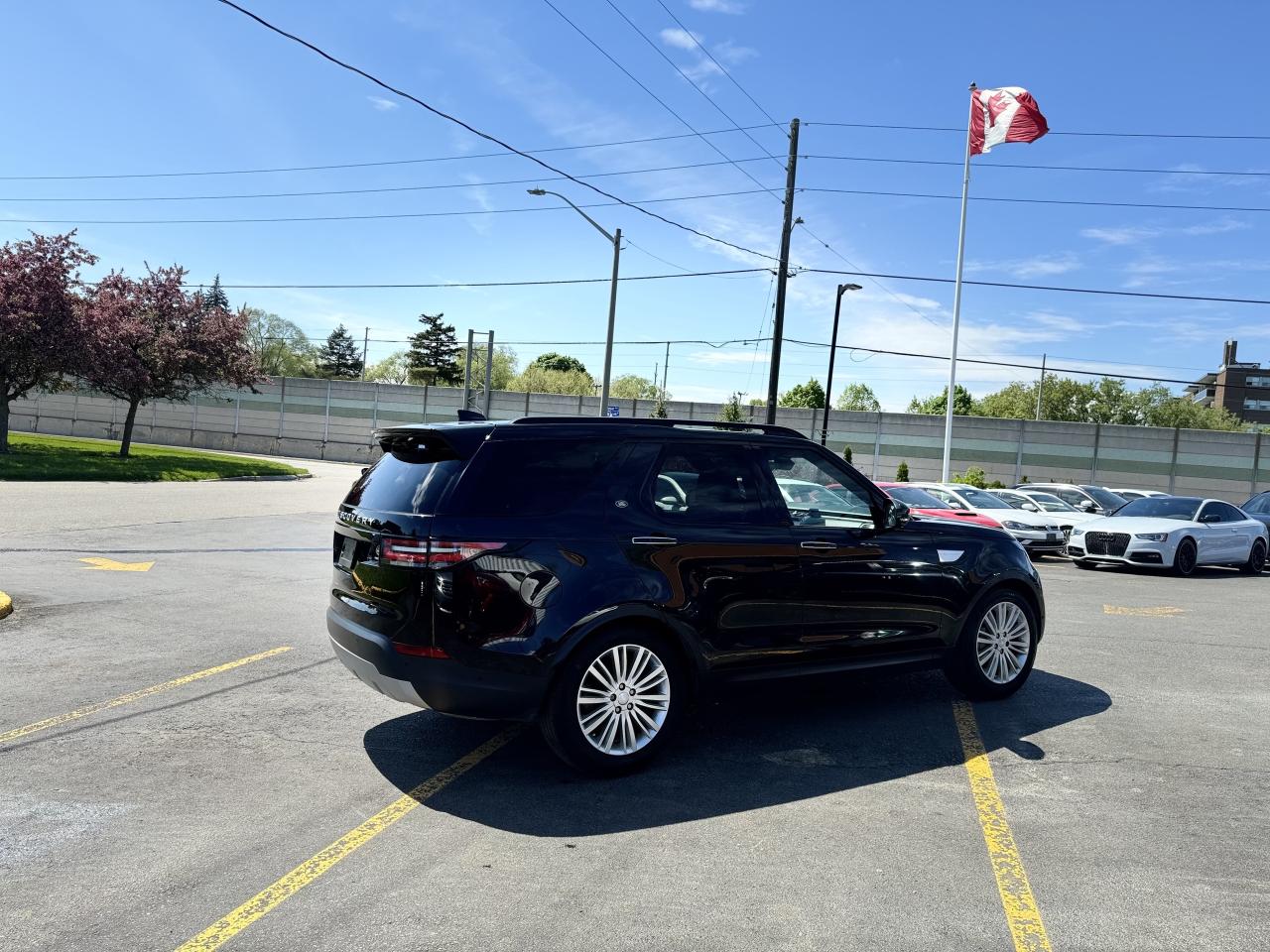 2019 Land Rover Discovery HSE Luxury 4WD / CleanCarfax! Photo