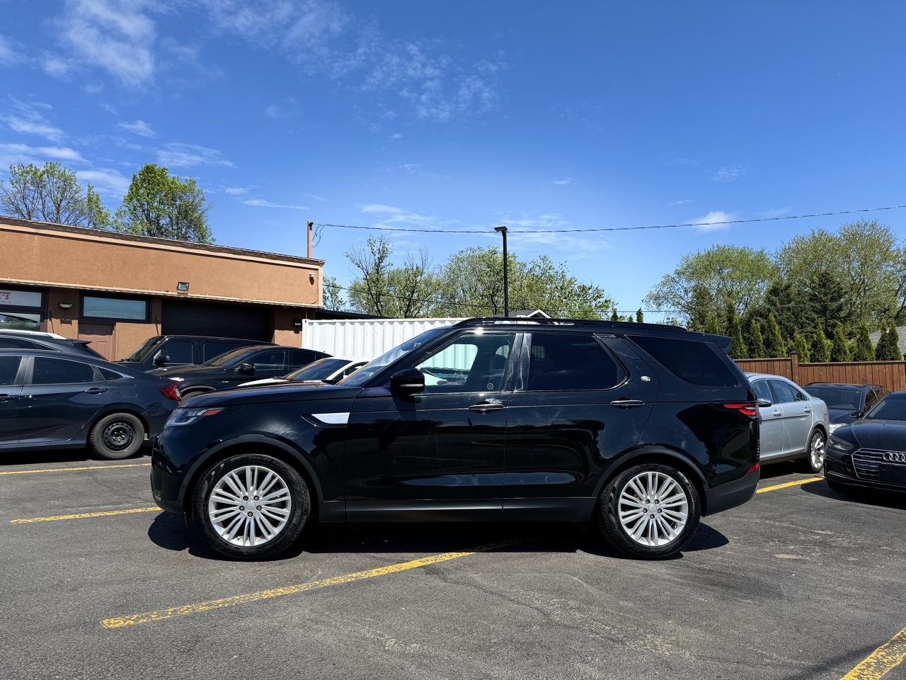 2019 Land Rover Discovery HSE Luxury 4WD / CleanCarfax! Photo