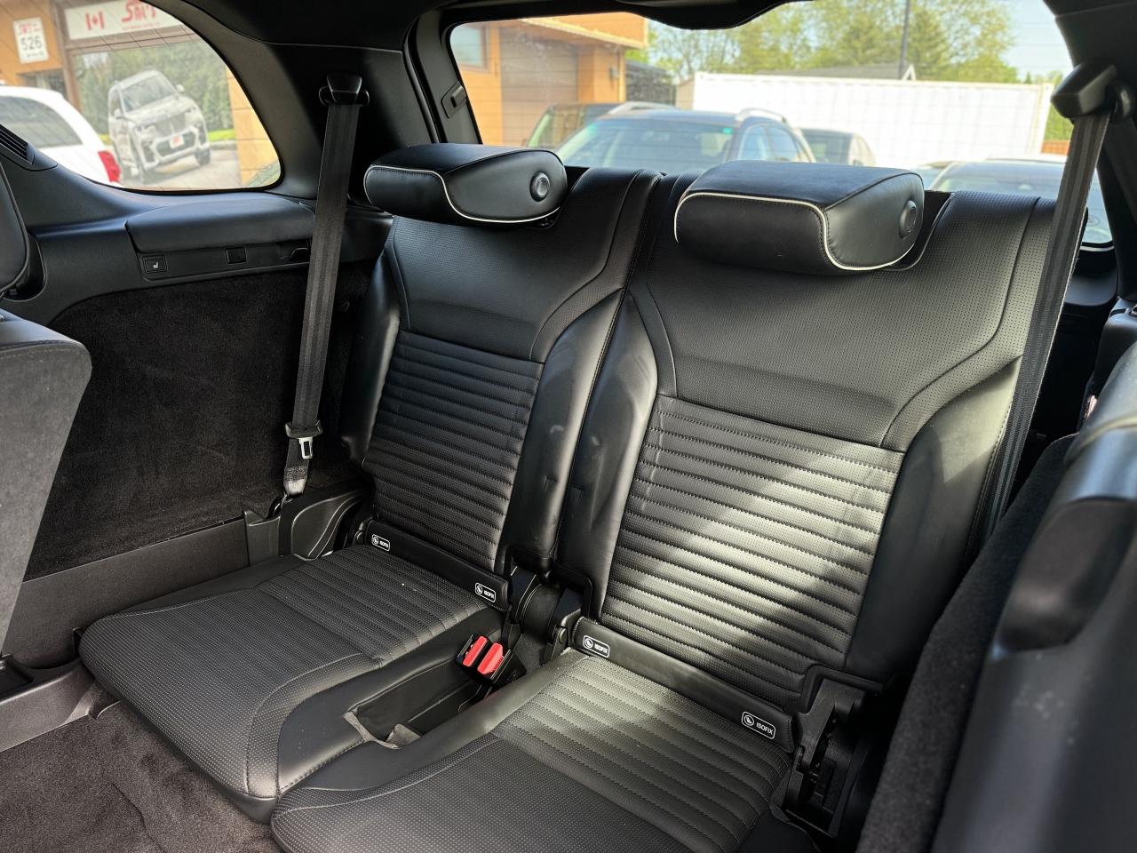 2019 Land Rover Discovery HSE Luxury 4WD / CleanCarfax! Photo