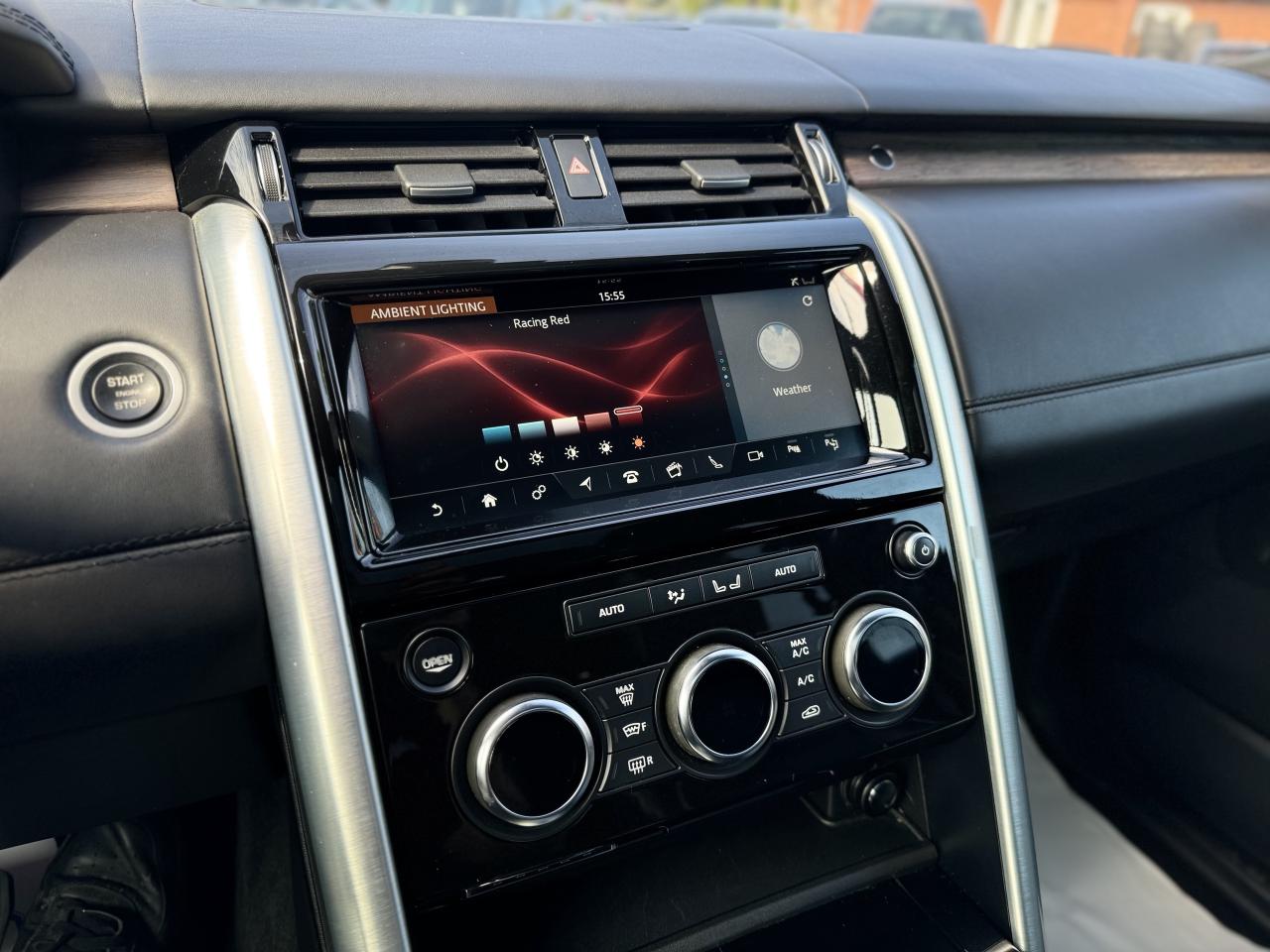 2019 Land Rover Discovery HSE Luxury 4WD / CleanCarfax! Photo