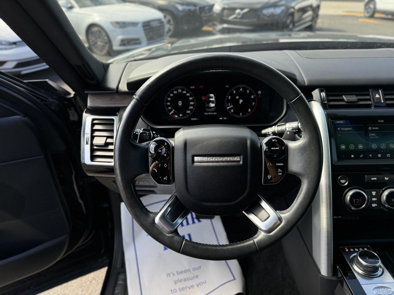 2019 Land Rover Discovery HSE Luxury 4WD / CleanCarfax! Photo