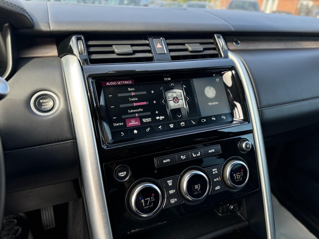 2019 Land Rover Discovery HSE Luxury 4WD / CleanCarfax! Photo