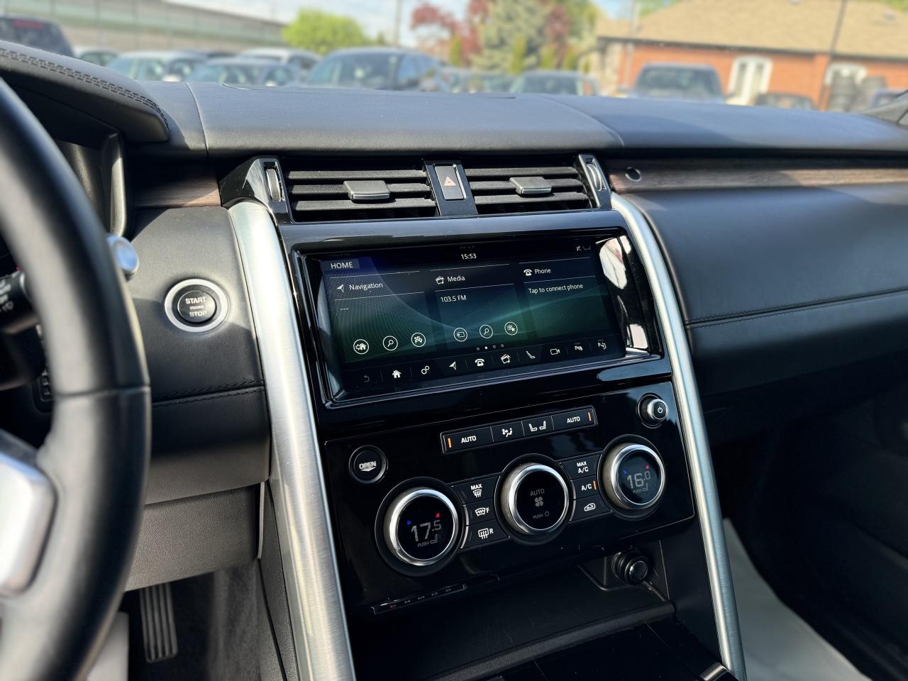 2019 Land Rover Discovery HSE Luxury 4WD / CleanCarfax! Photo