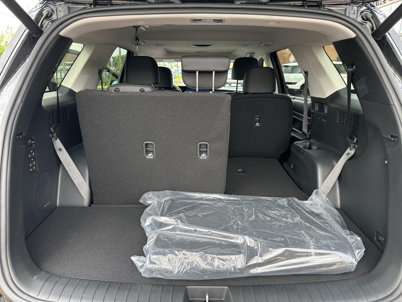 2024 Hyundai PALISADE Urban 7-Passenger AWD   Starting from 5.29% OAC Photo