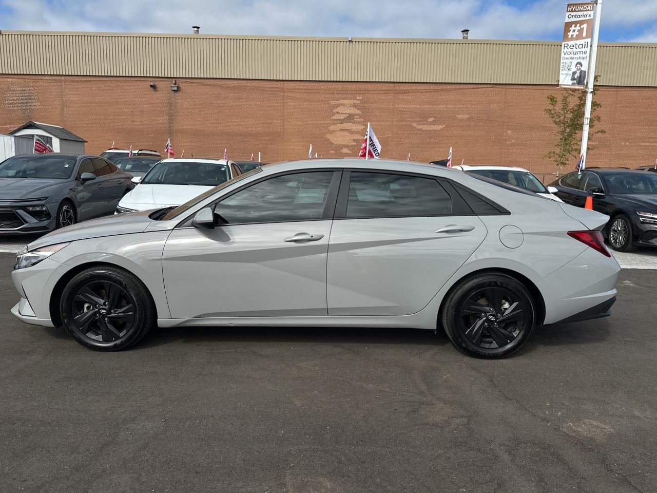 2023 Hyundai Elantra Preferred IVT w-Tech Pkg   Starting from 4.49% OAC Photo