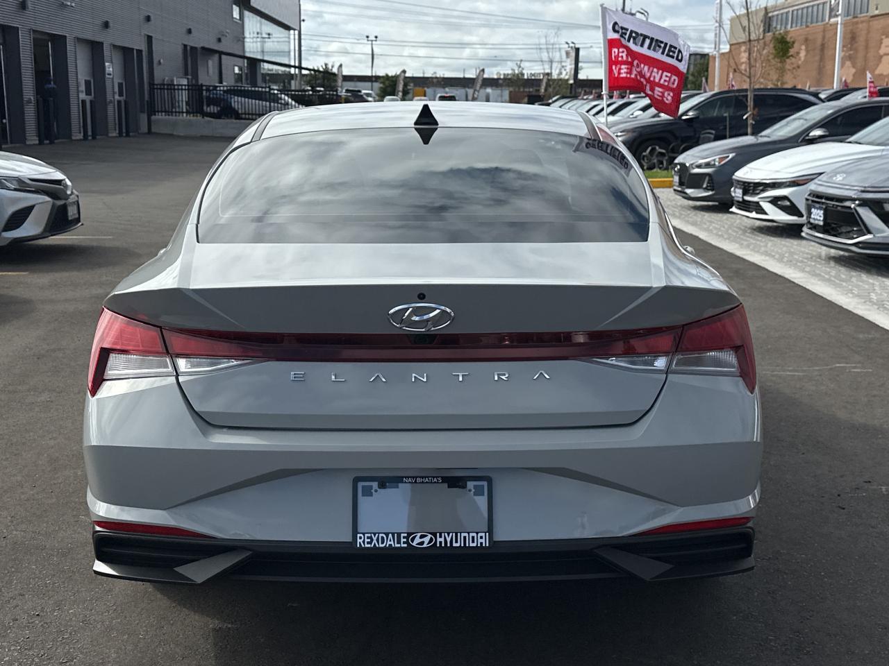 2023 Hyundai Elantra Preferred IVT w-Tech Pkg   Starting from 4.49% OAC Photo