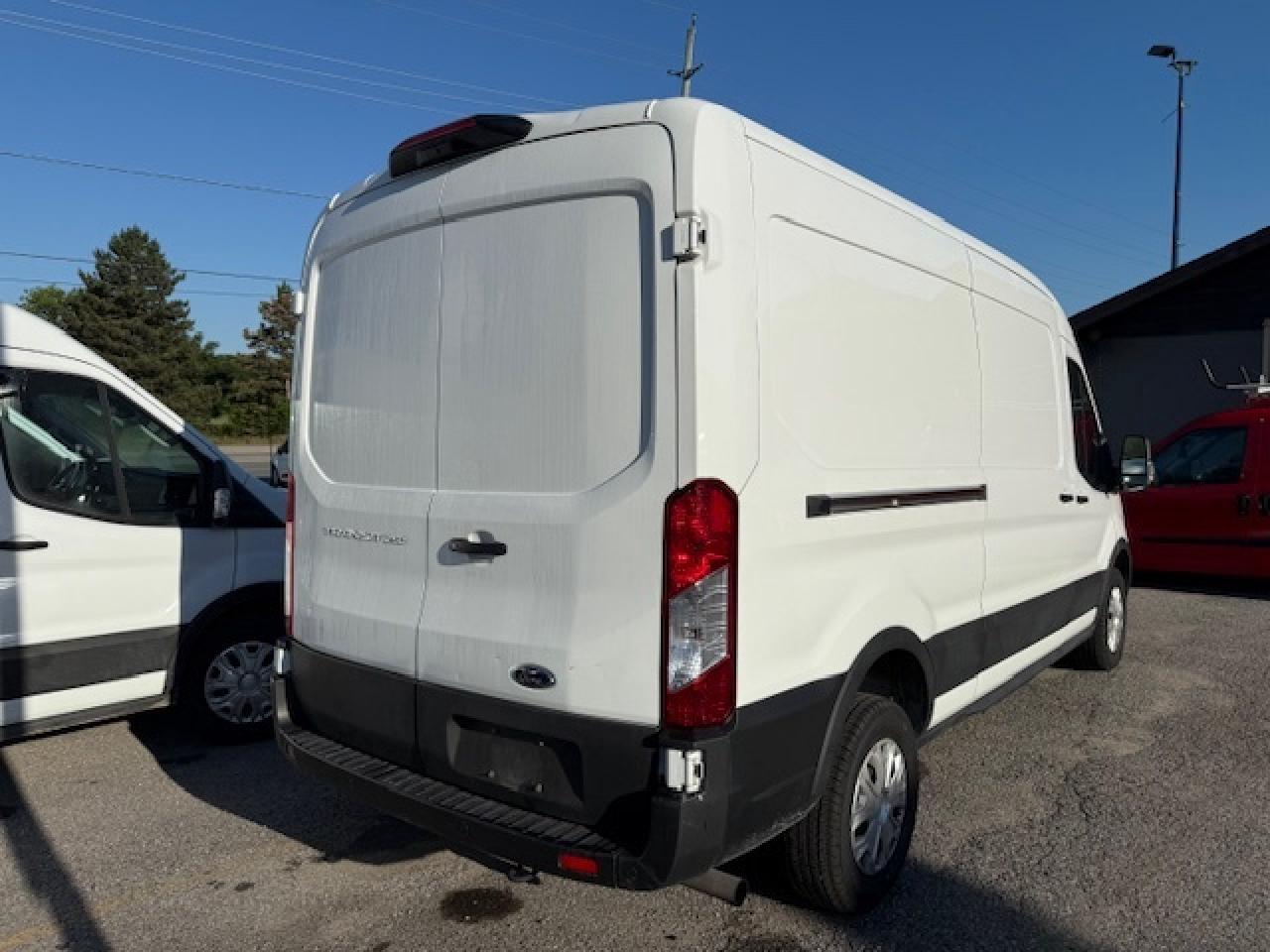 2023 Ford Transit Cargo Van 31,000 Kms from new. Mid roof transit Photo
