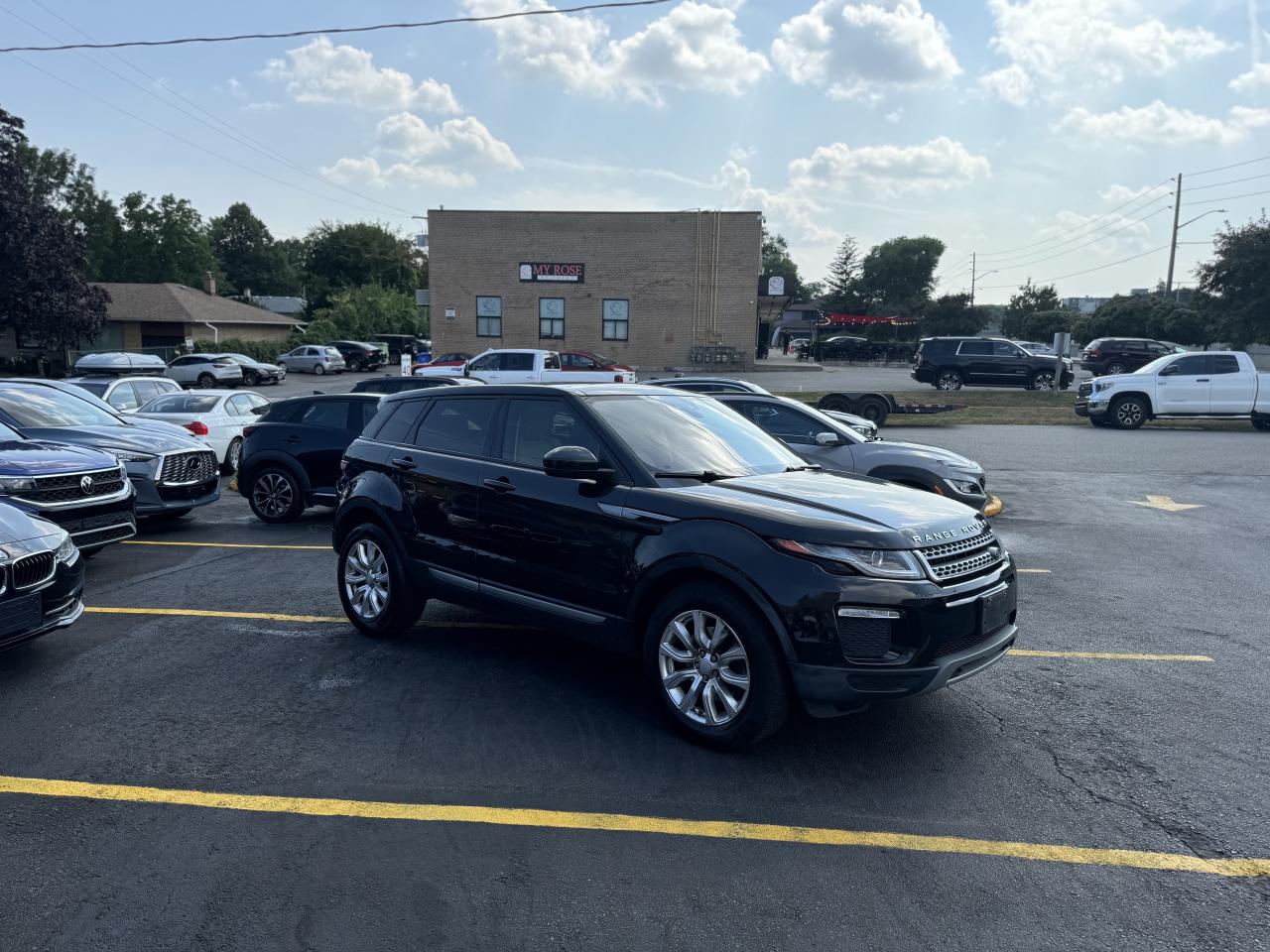 2018 Land Rover Range Rover Evoque MOONROOF! / LOW KMS Photo3