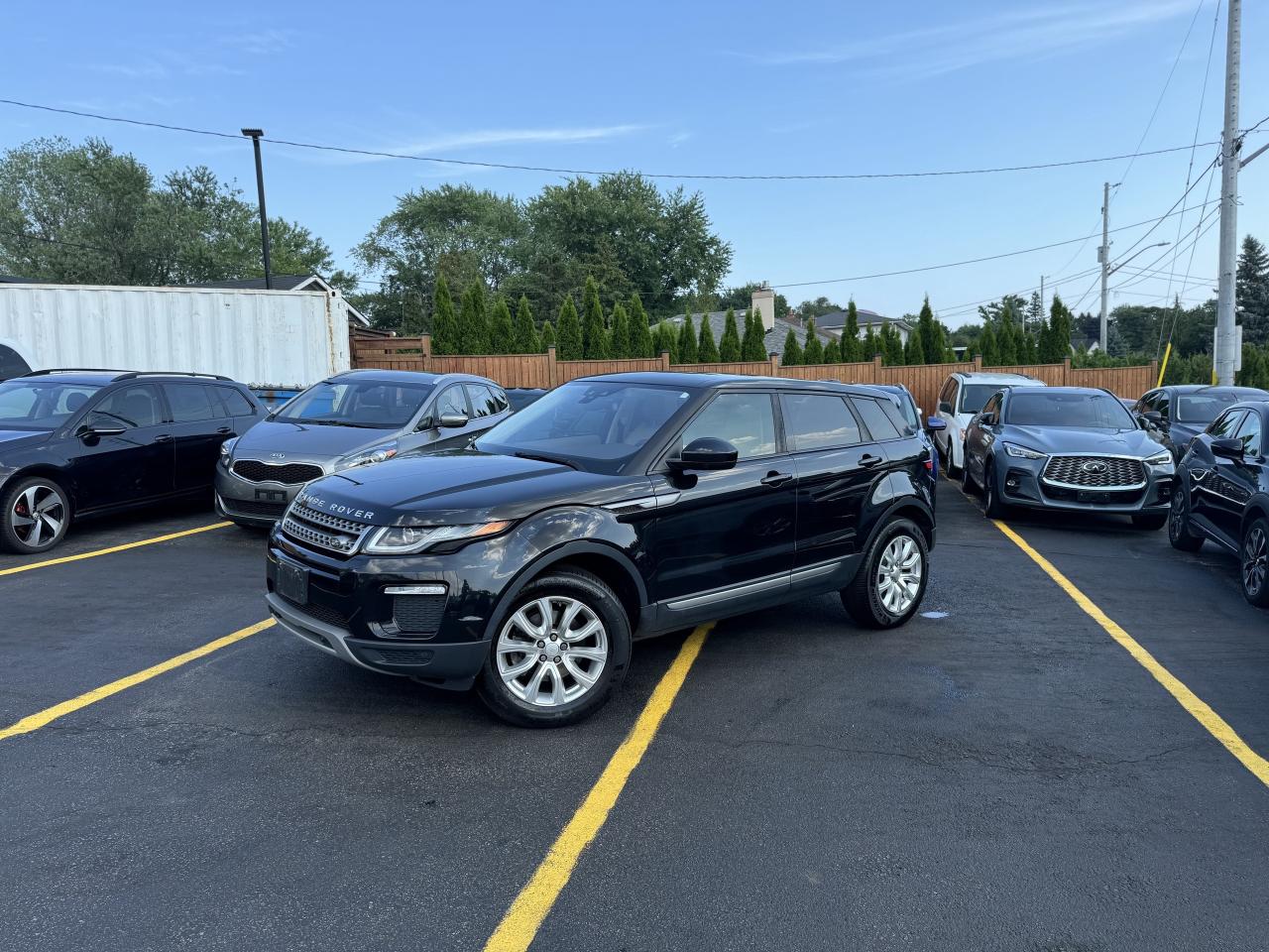 2018 Land Rover Range Rover Evoque MOONROOF! / LOW KMS Photo