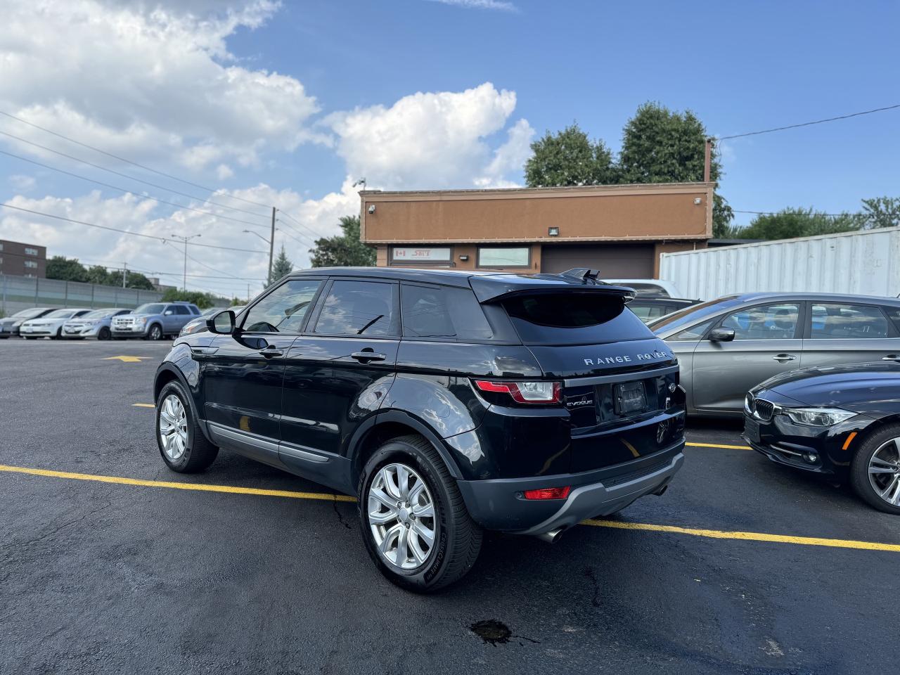 2018 Land Rover Range Rover Evoque MOONROOF! / LOW KMS Photo
