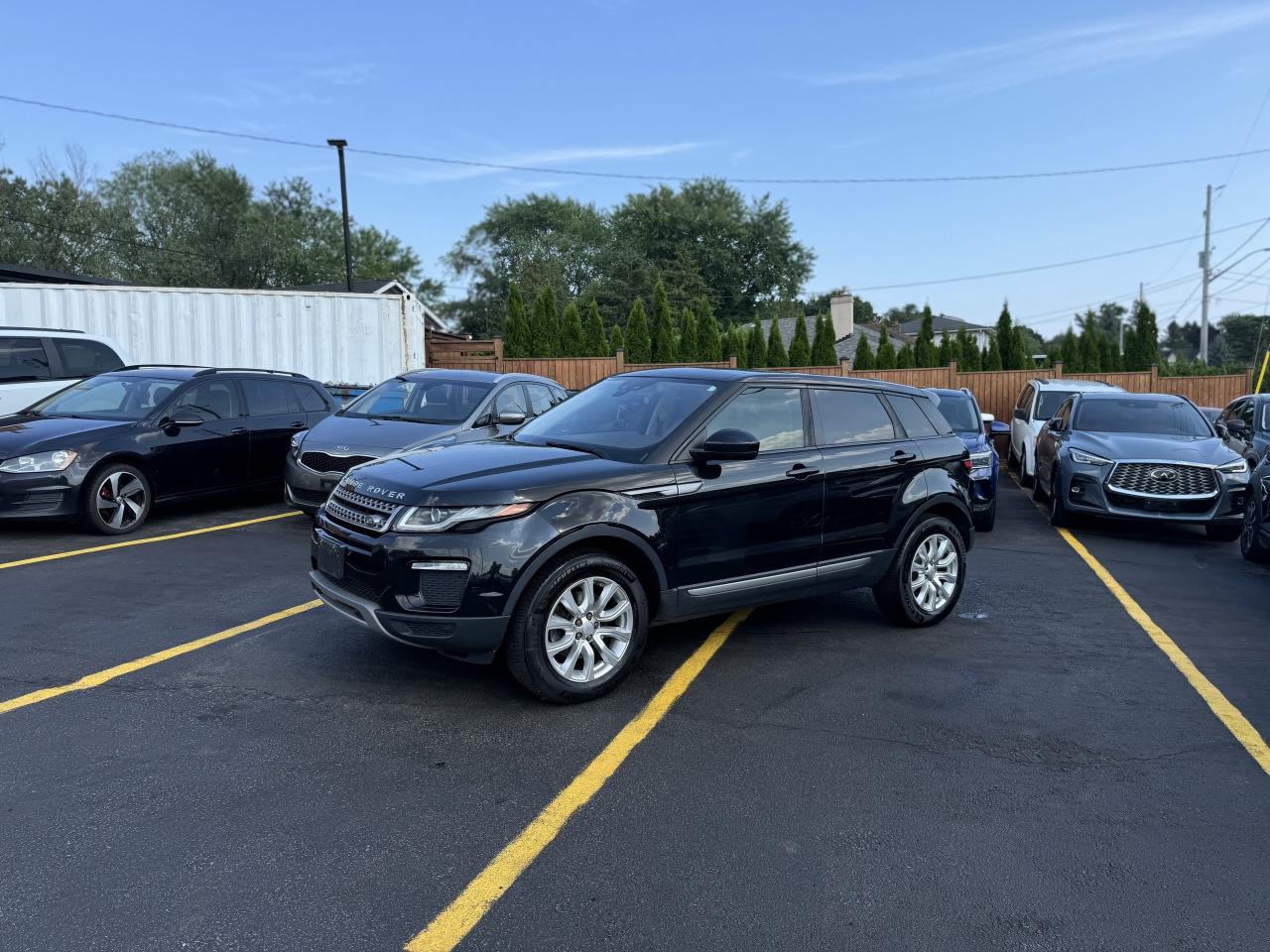 2018 Land Rover Range Rover Evoque MOONROOF! / LOW KMS Photo