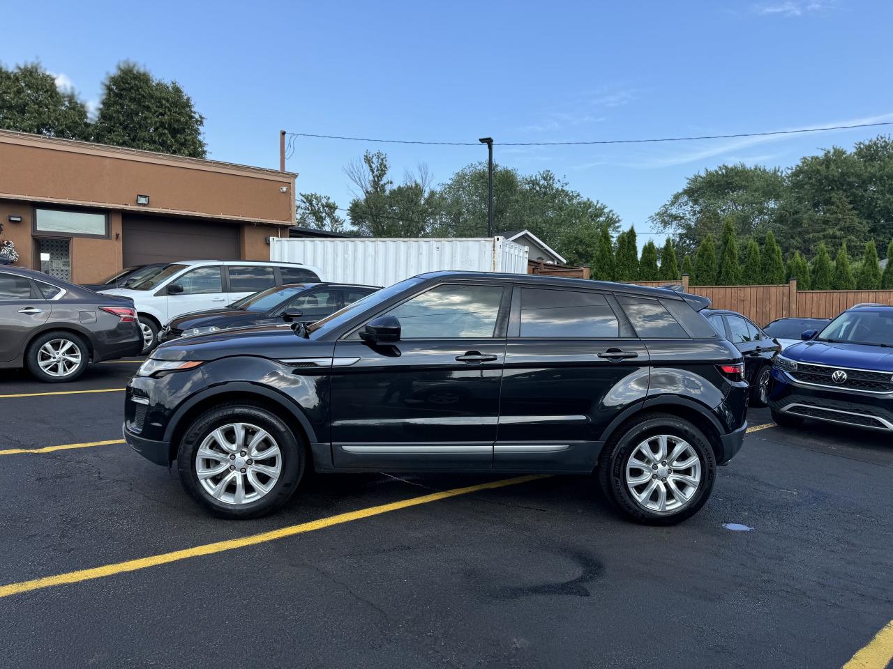 2018 Land Rover Range Rover Evoque MOONROOF! / LOW KMS Photo