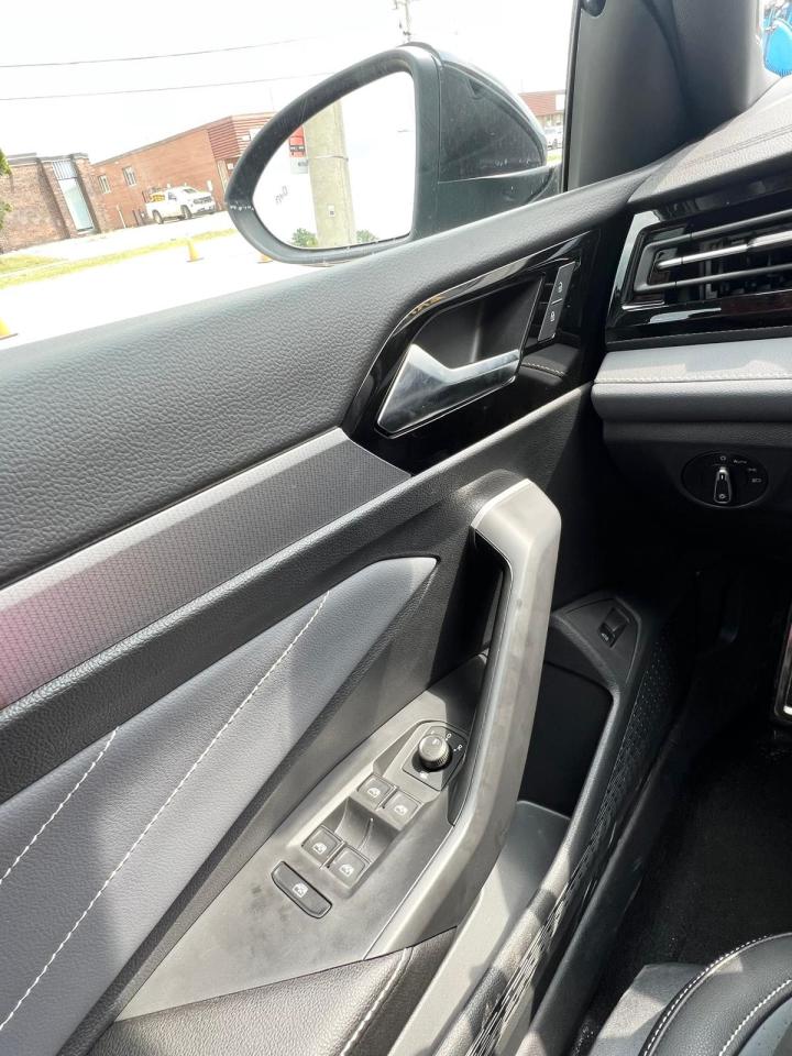 2025 Volkswagen Jetta FWD, BACK CAMERA,APPLE CARPLAY, BLIND SPOT MONITOR Photo