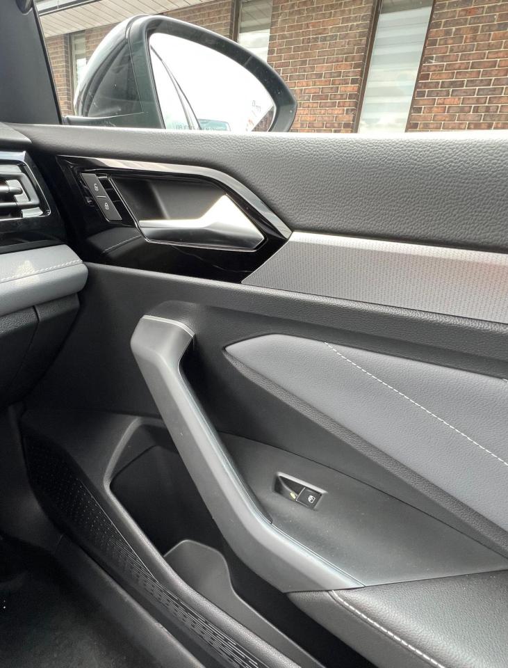 2025 Volkswagen Jetta FWD, BACK CAMERA,APPLE CARPLAY, BLIND SPOT MONITOR Photo