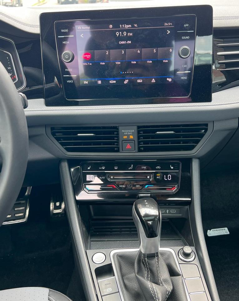 2025 Volkswagen Jetta FWD, BACK CAMERA,APPLE CARPLAY, BLIND SPOT MONITOR Photo