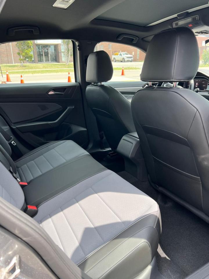 2025 Volkswagen Jetta FWD, BACK CAMERA,APPLE CARPLAY, BLIND SPOT MONITOR Photo