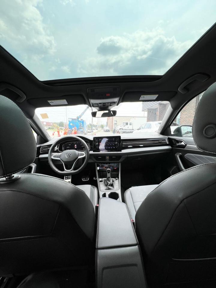 2025 Volkswagen Jetta FWD, BACK CAMERA,APPLE CARPLAY, BLIND SPOT MONITOR Photo