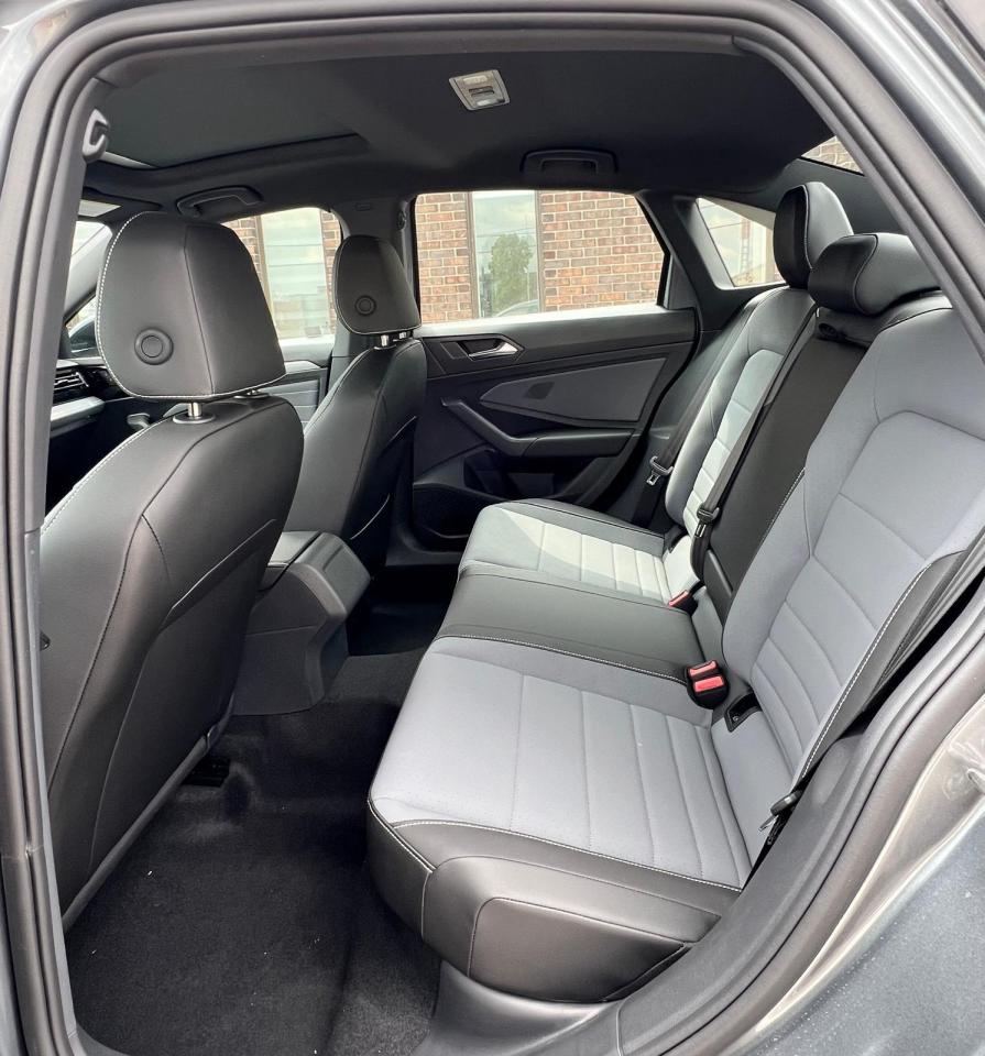 2025 Volkswagen Jetta FWD, BACK CAMERA,APPLE CARPLAY, BLIND SPOT MONITOR Photo