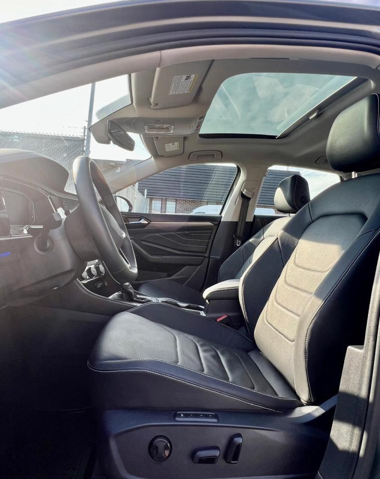 2024 Volkswagen Jetta HIGHLINE, FWD, SUNROOF, BACK CAMERA, LEATHER SEATS Photo