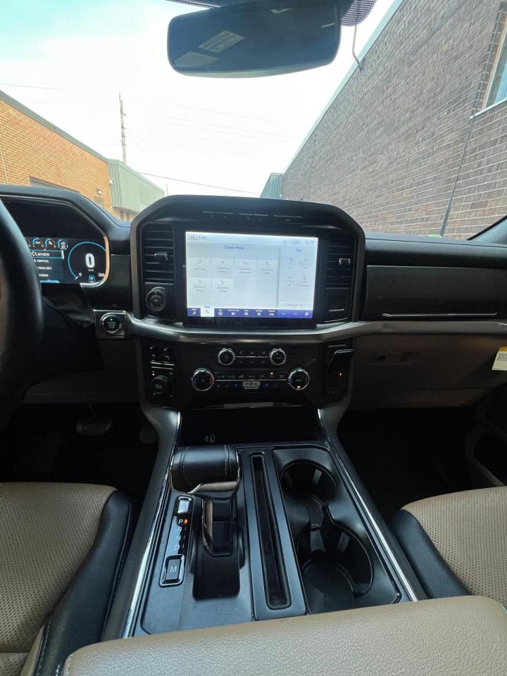 2022 Ford F-150 LARIAT 4WD SUPERCREW 5.5' BOX, NAVI, PANO ROOF Photo