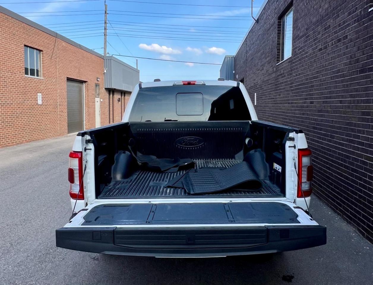 2022 Ford F-150 LARIAT 4WD SUPERCREW 5.5' BOX, NAVI, PANO ROOF Photo