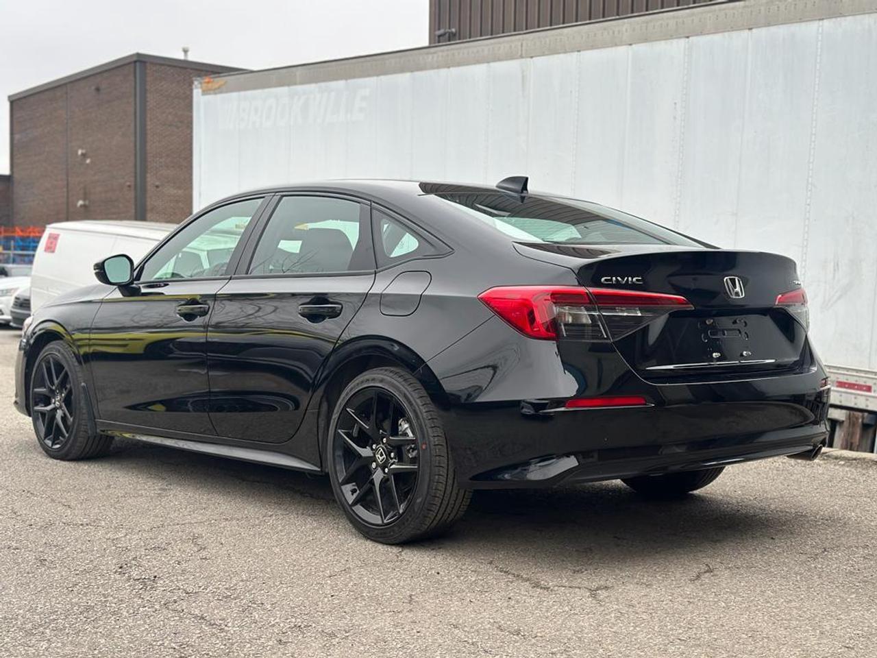 2024 Honda Civic Sedan SPORT CVT, NAV, ALLOYS, LEATHER INTERIOR Photo