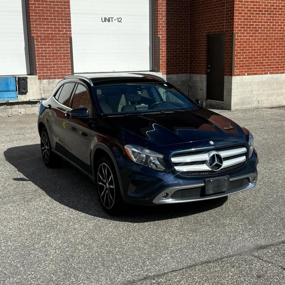 2017 Mercedes-Benz GLA 4MATIC, NAVI, PANO ROOF, CAMERA, HEATED SEATS Photo
