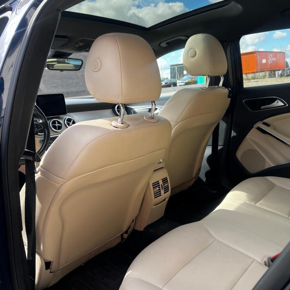 2017 Mercedes-Benz GLA 4MATIC, NAVI, PANO ROOF, CAMERA, HEATED SEATS Photo