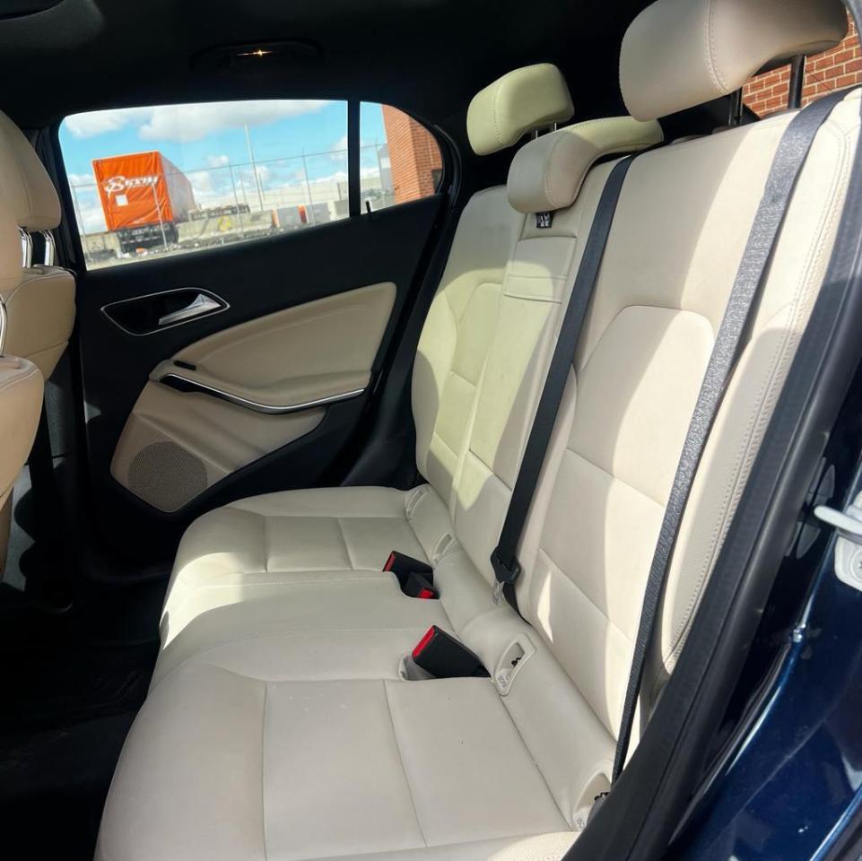 2017 Mercedes-Benz GLA 4MATIC, NAVI, PANO ROOF, CAMERA, HEATED SEATS Photo