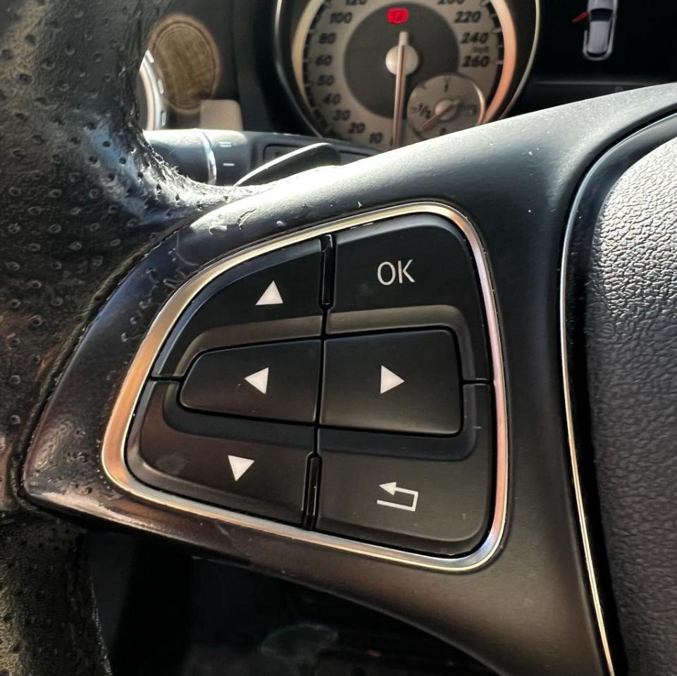 2017 Mercedes-Benz GLA 4MATIC, NAVI, PANO ROOF, CAMERA, HEATED SEATS Photo