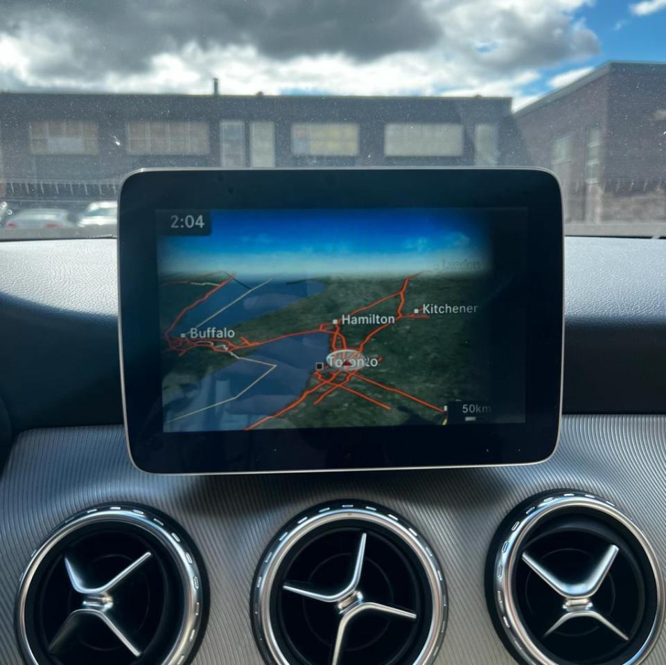 2017 Mercedes-Benz GLA 4MATIC, NAVI, PANO ROOF, CAMERA, HEATED SEATS Photo