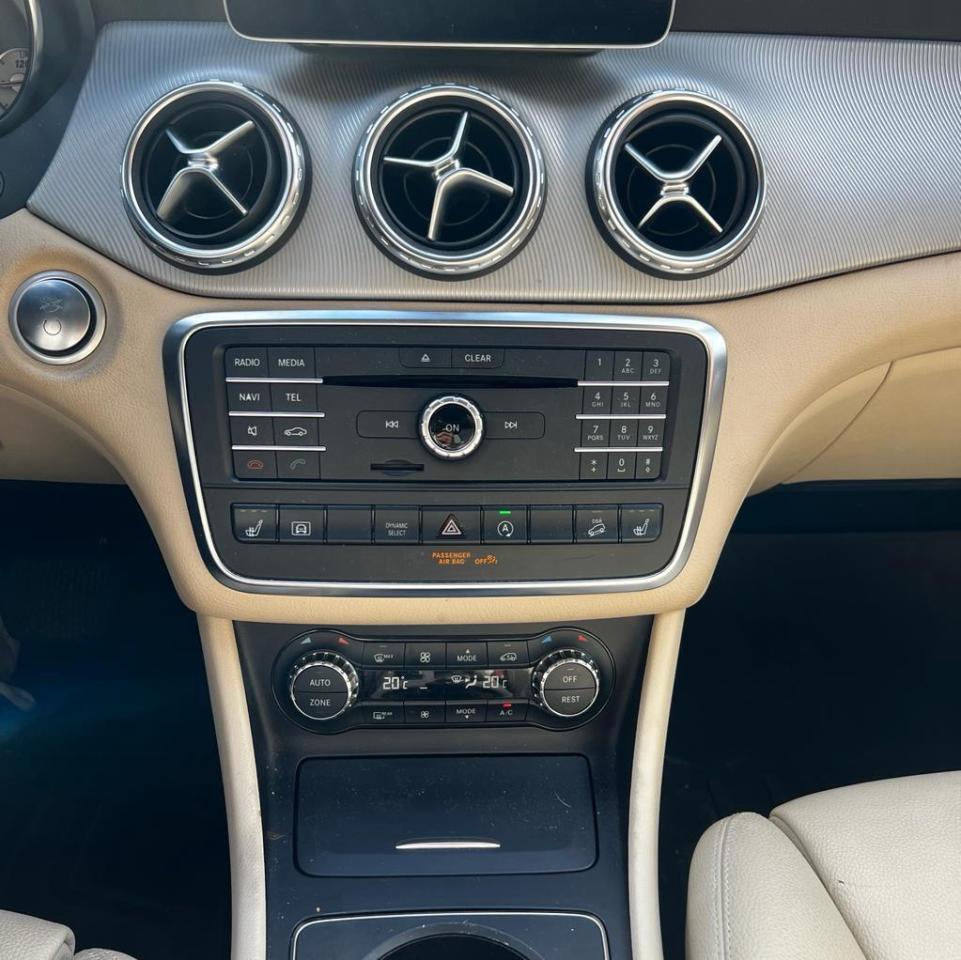 2017 Mercedes-Benz GLA 4MATIC, NAVI, PANO ROOF, CAMERA, HEATED SEATS Photo