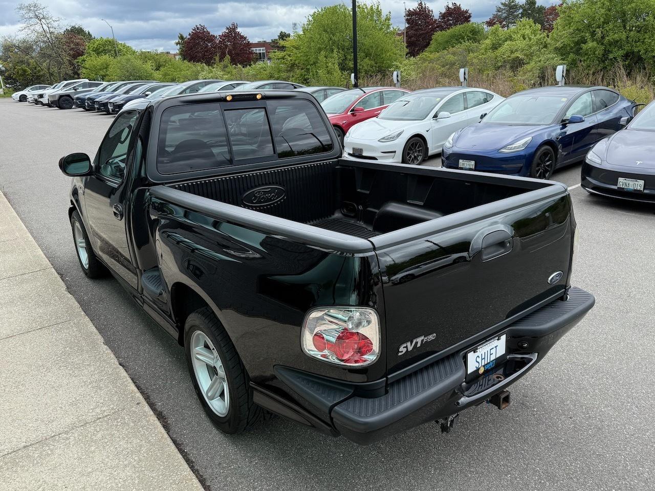 2004 Ford F-150 Flareside SVT  Lightning Photo