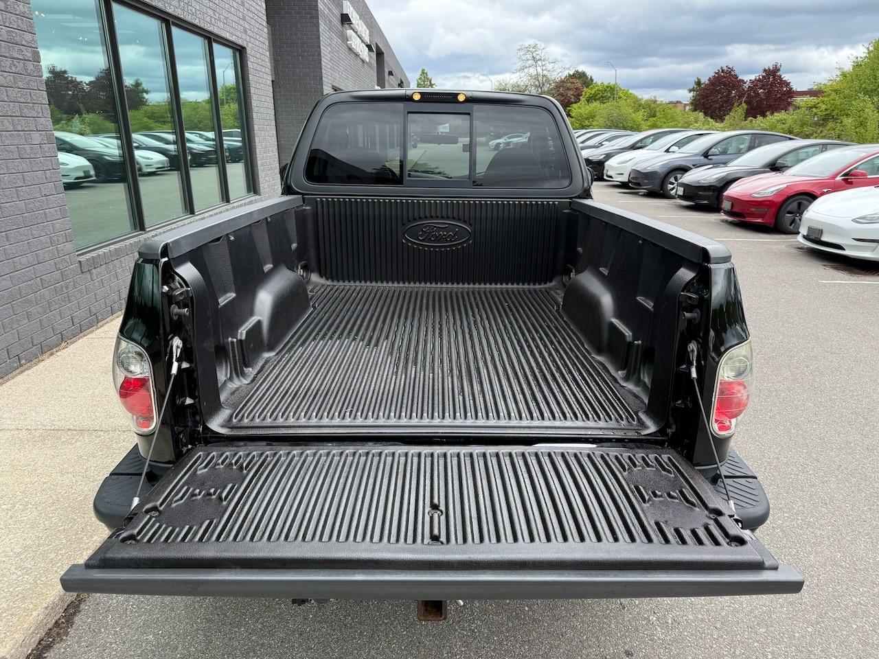 2004 Ford F-150 Flareside SVT  Lightning Photo