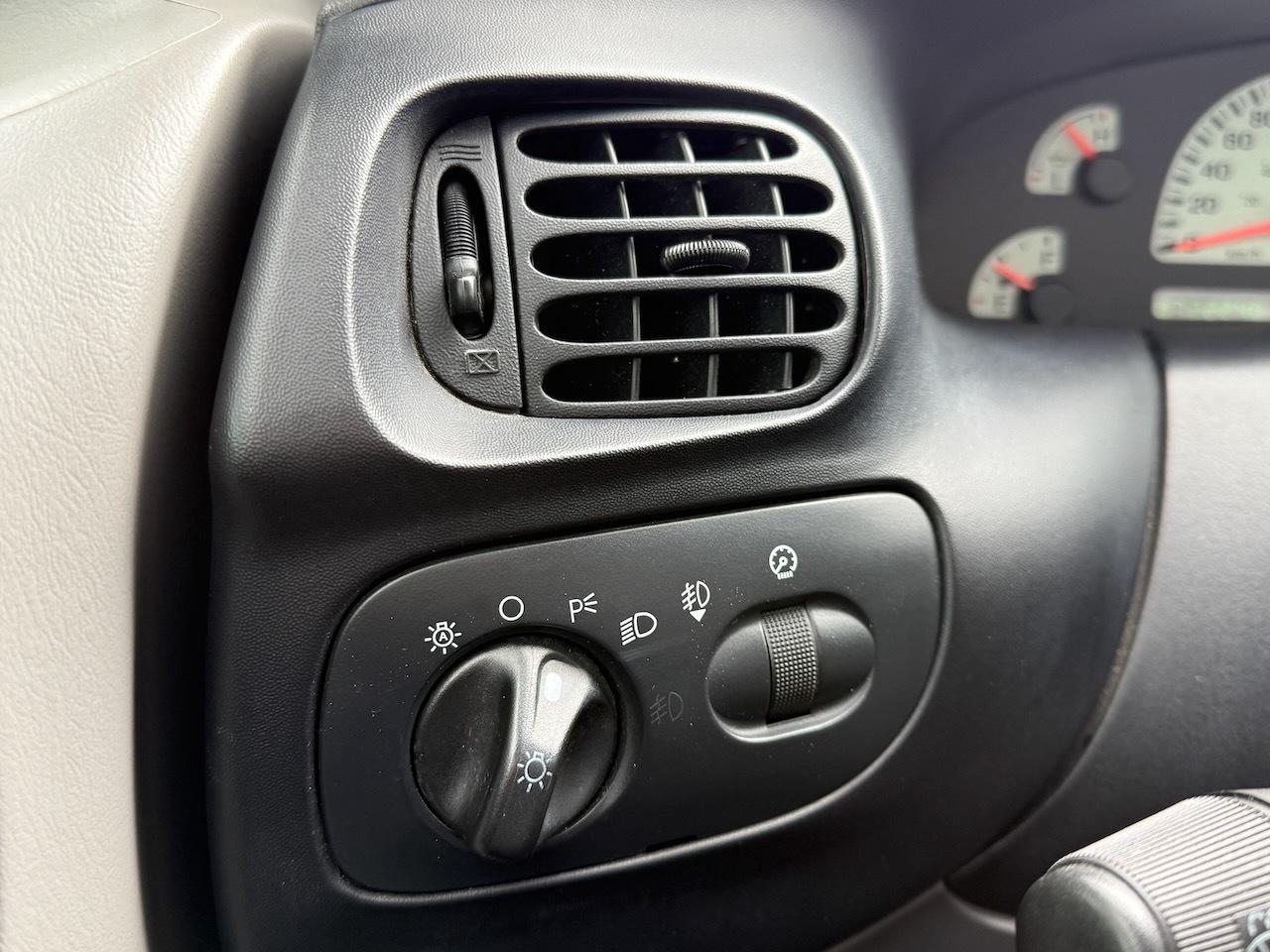 2004 Ford F-150 Flareside SVT  Lightning Photo