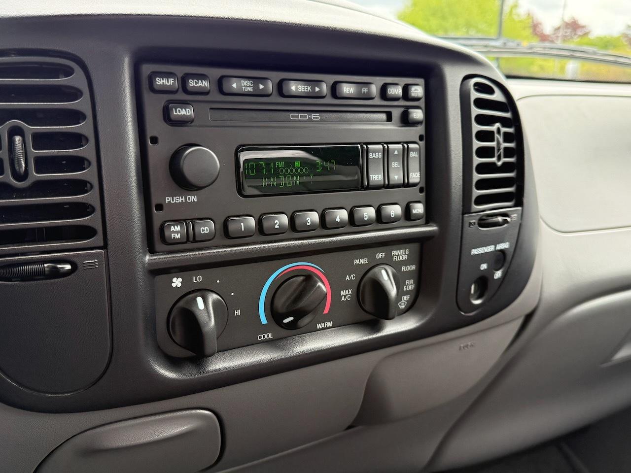 2004 Ford F-150 Flareside SVT  Lightning Photo