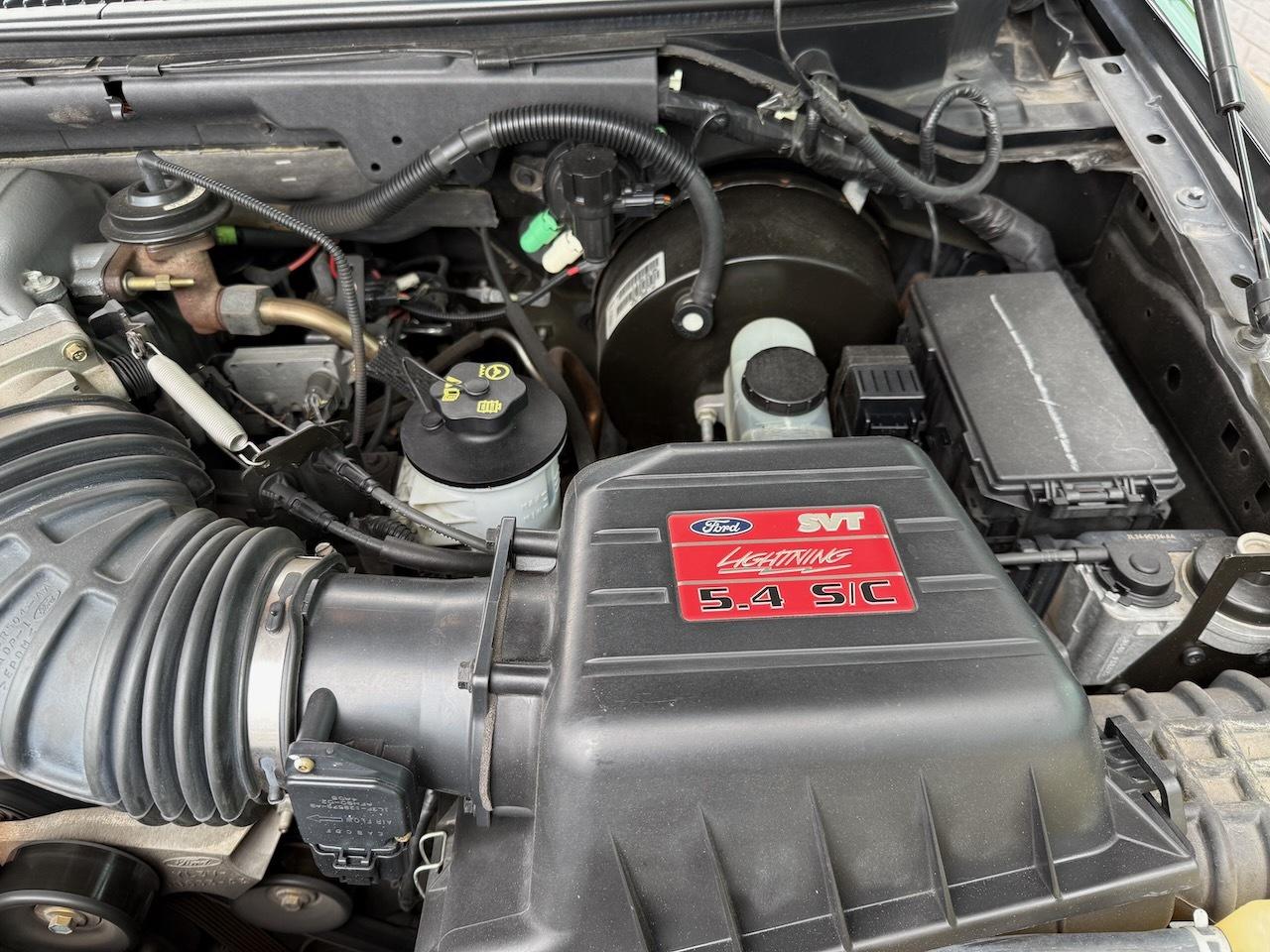 2004 Ford F-150 Flareside SVT  Lightning Photo