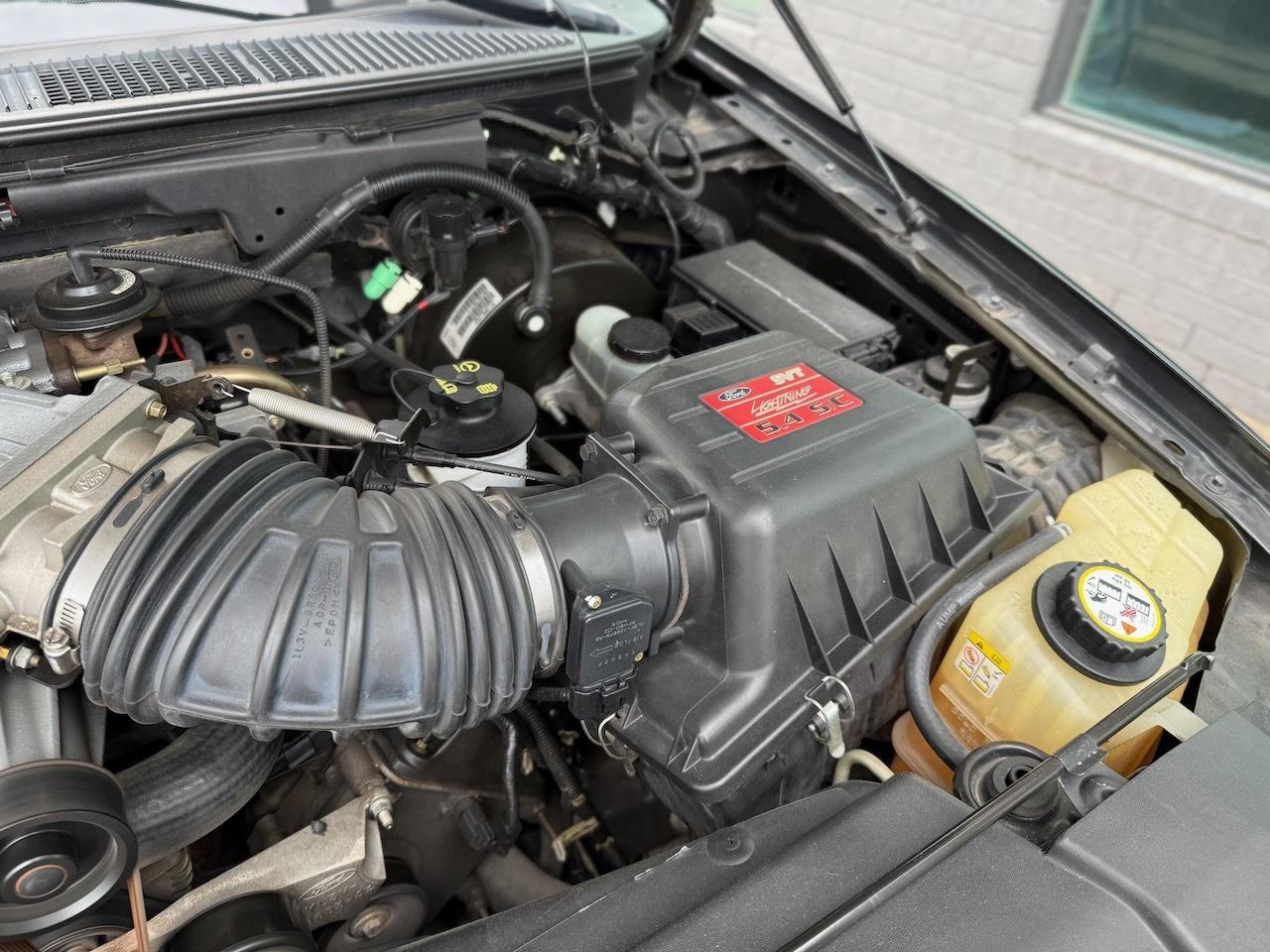 2004 Ford F-150 Flareside SVT  Lightning Photo