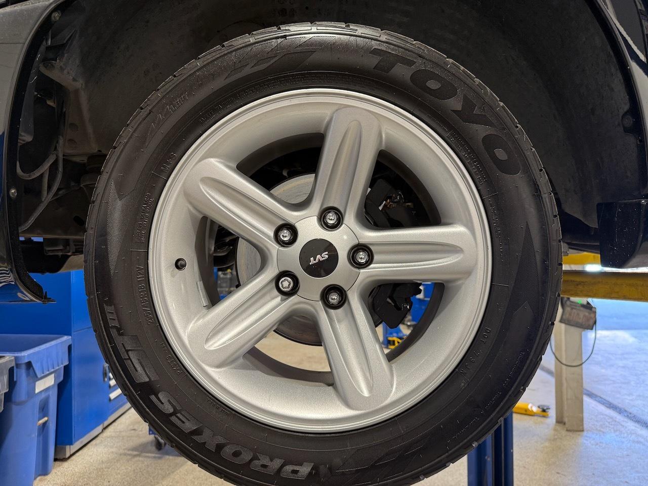 2004 Ford F-150 Flareside SVT  Lightning Photo