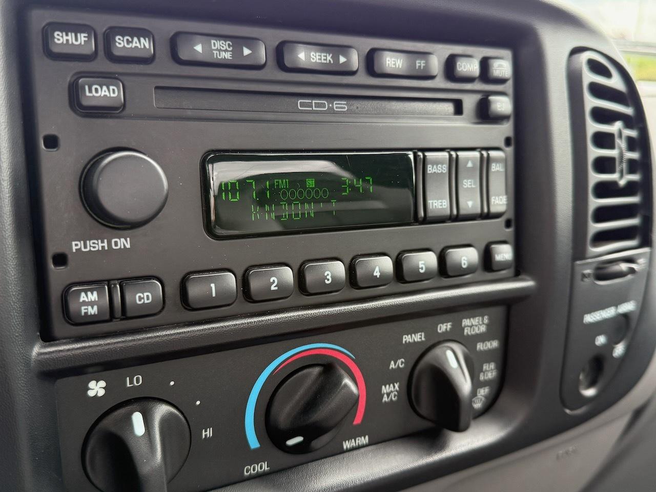 2004 Ford F-150 Flareside SVT  Lightning Photo