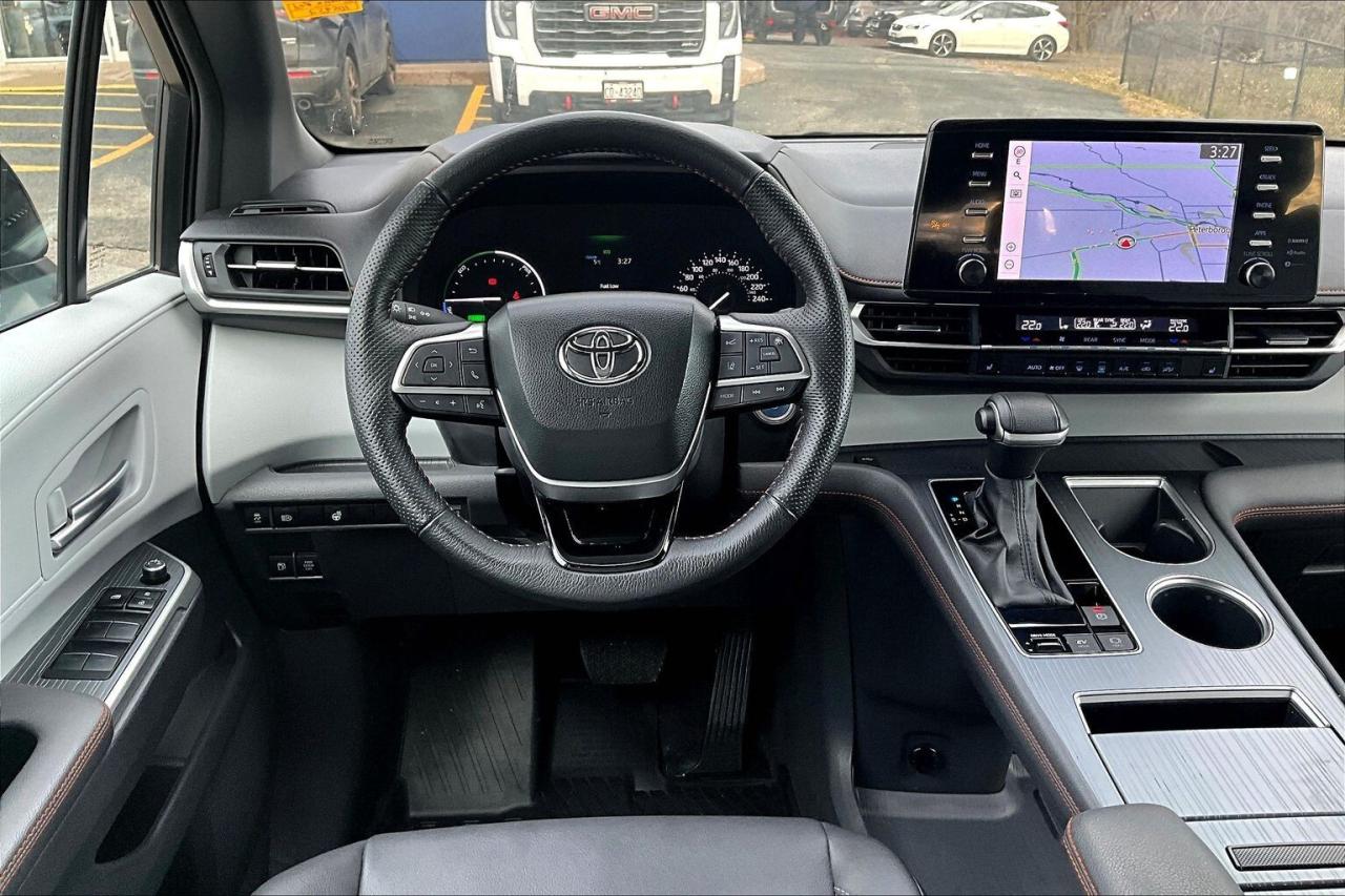 2023 Toyota Sienna XSE AWD 7-Passenger   CarPlay/Android   Navigation Photo4