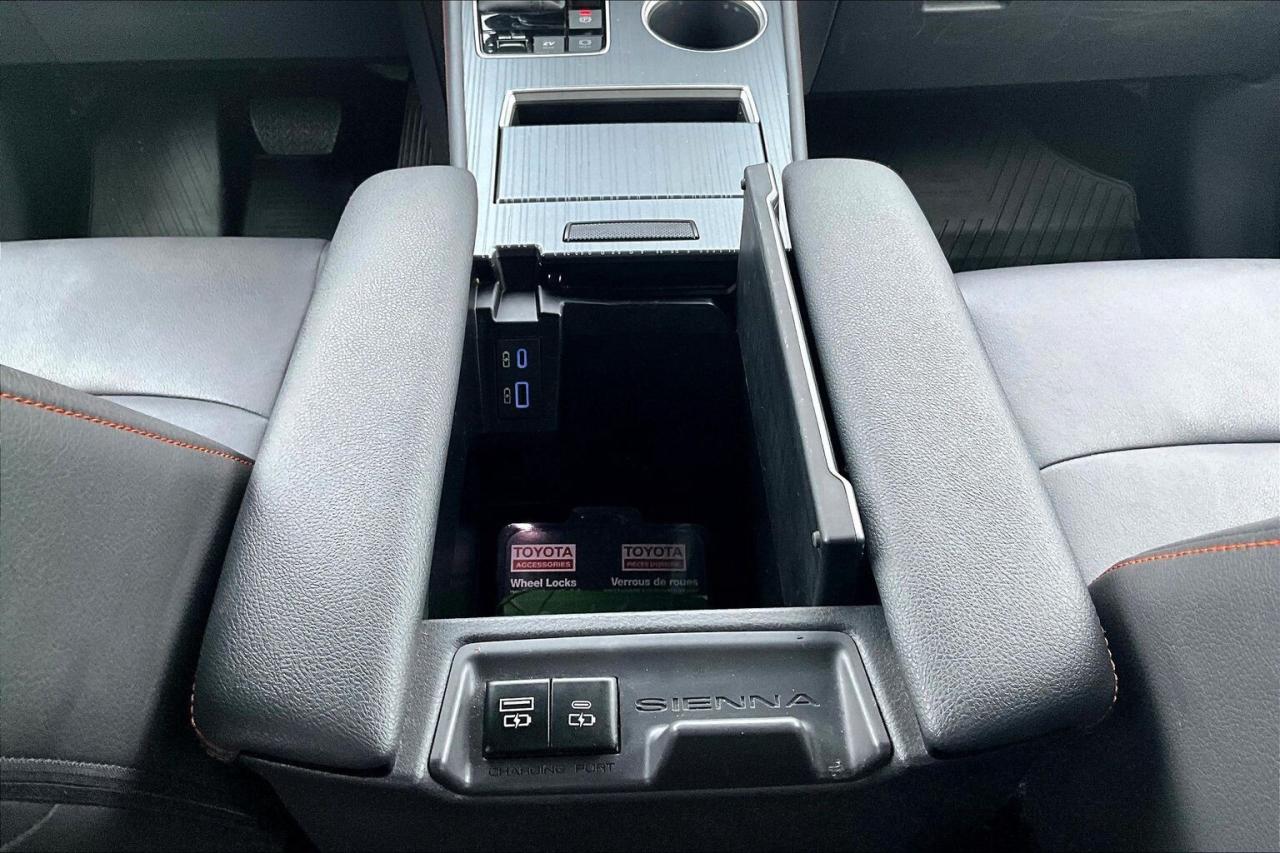 2023 Toyota Sienna XSE AWD 7-Passenger   CarPlay/Android   Navigation Photo