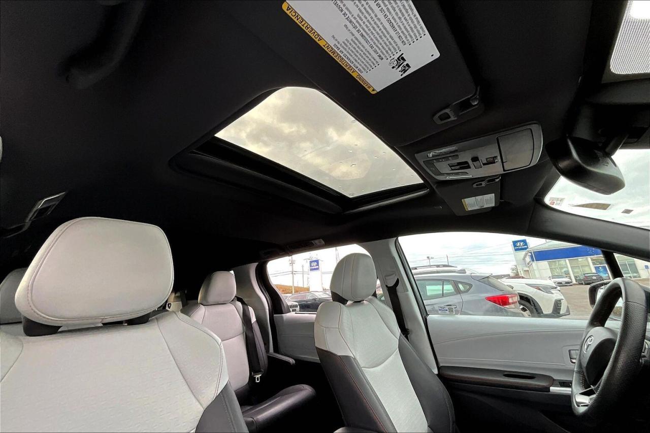 2023 Toyota Sienna XSE AWD 7-Passenger   CarPlay/Android   Navigation Photo
