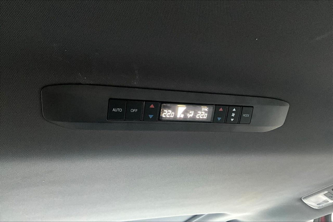 2023 Toyota Sienna XSE AWD 7-Passenger   CarPlay/Android   Navigation Photo