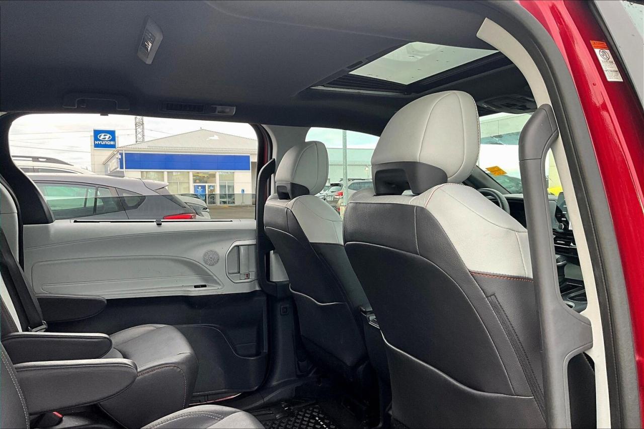 2023 Toyota Sienna XSE AWD 7-Passenger   CarPlay/Android   Navigation Photo