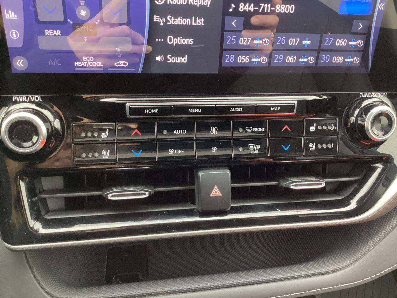 2021 Toyota Highlander PLATINUM AWD Photo