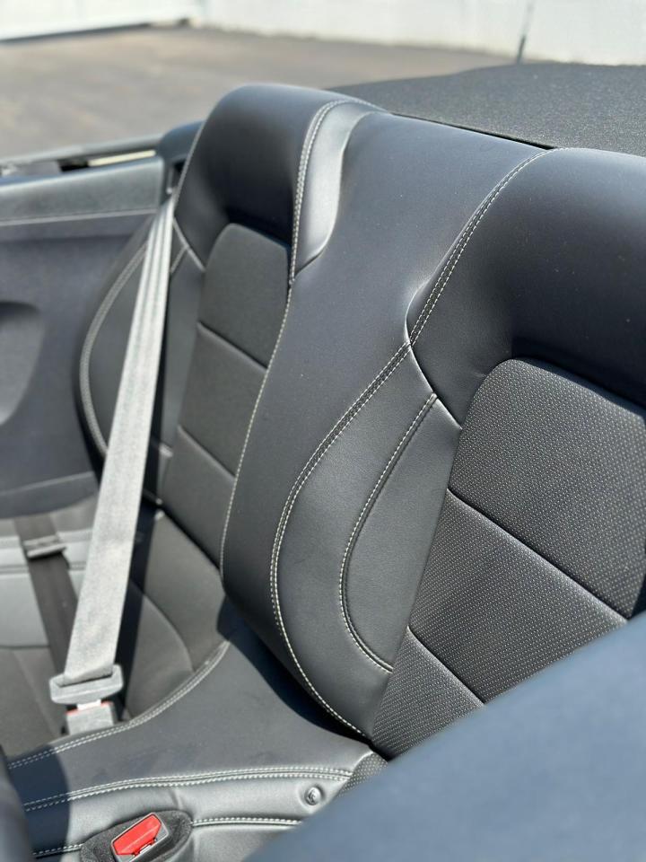 2022 Ford Mustang CONVERTIBLE, LEATHER, NAV, ALLOYS Photo